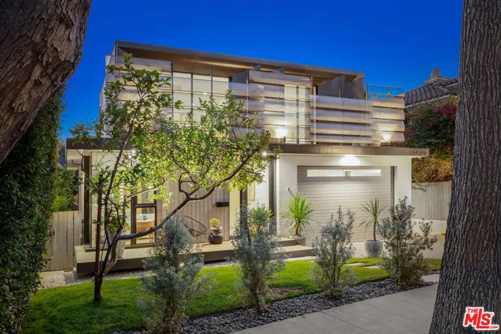 10519 Oaklawn Road, Los Angeles, California 90064