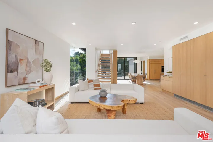 10519 Oaklawn Road, Los Angeles, California 90064