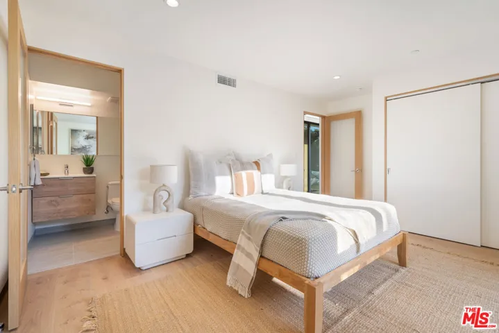 10519 Oaklawn Road, Los Angeles, California 90064