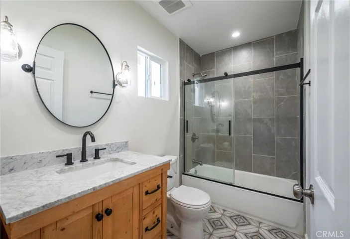 10972 Mckinley 1/2, Los Angeles, California 90059