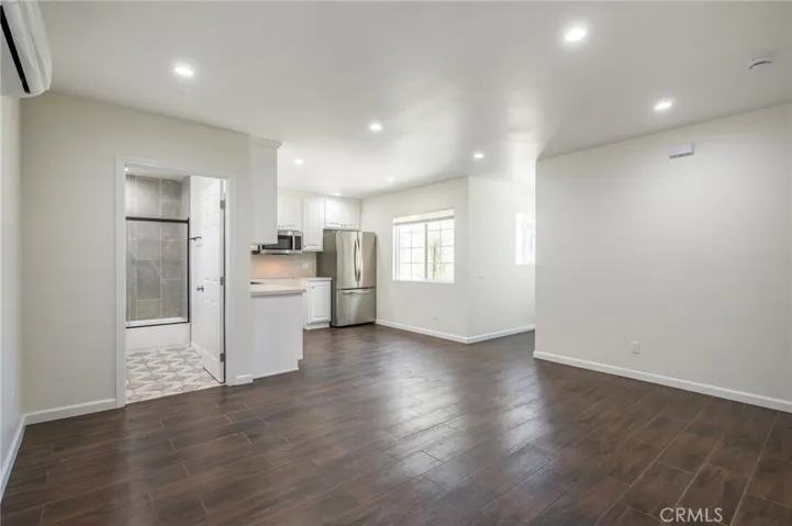 10972 Mckinley 1/2, Los Angeles, California 90059