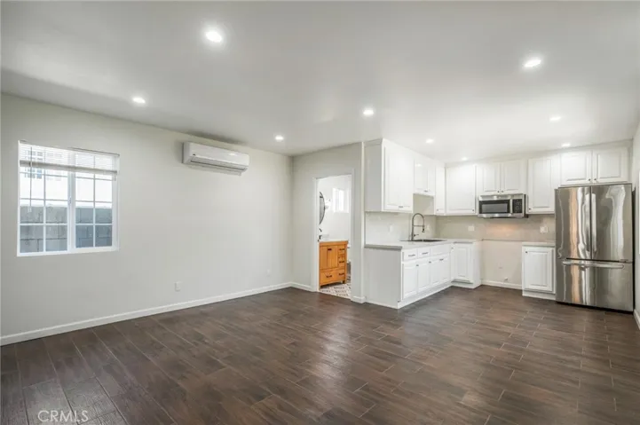 10972 Mckinley 1/2, Los Angeles, California 90059