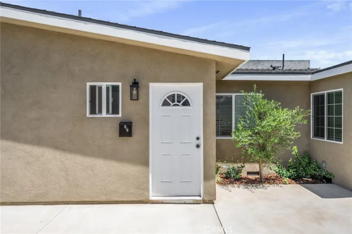 10972 Mckinley 1/2, Los Angeles, California 90059
