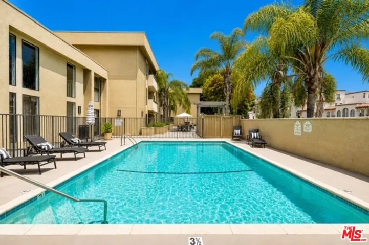 5009 Woodman Avenue 202, Los Angeles, California 91423