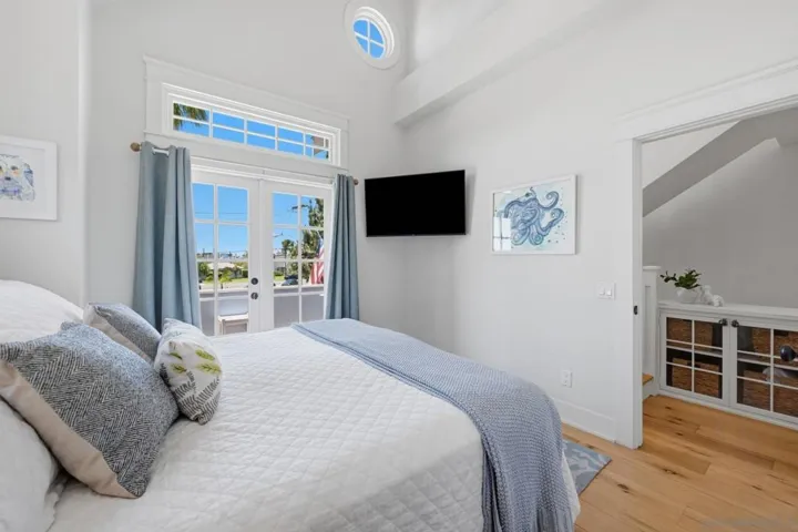 339 Palm, Coronado, California 92118