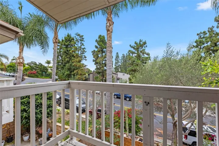 23821 Hillhurst 4, Laguna Niguel, California 92677