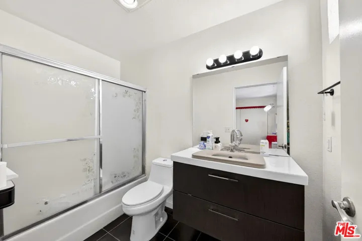 9034 Willis Avenue 14, Los Angeles, California 91402