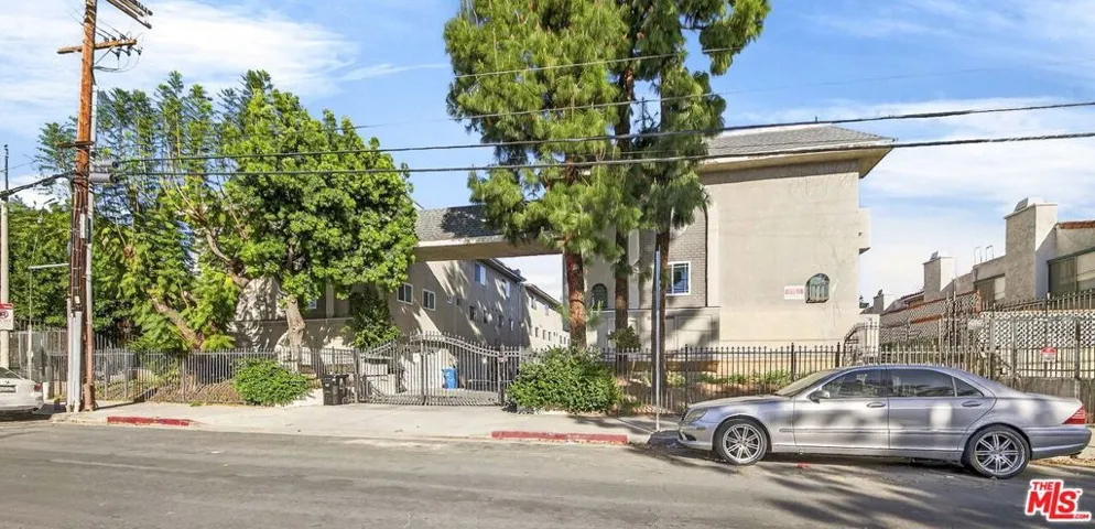 9034 Willis Avenue 14, Los Angeles, California 91402