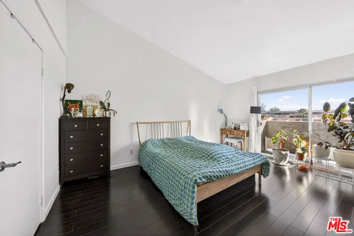9034 Willis Avenue 14, Los Angeles, California 91402