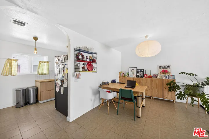9034 Willis Avenue 14, Los Angeles, California 91402