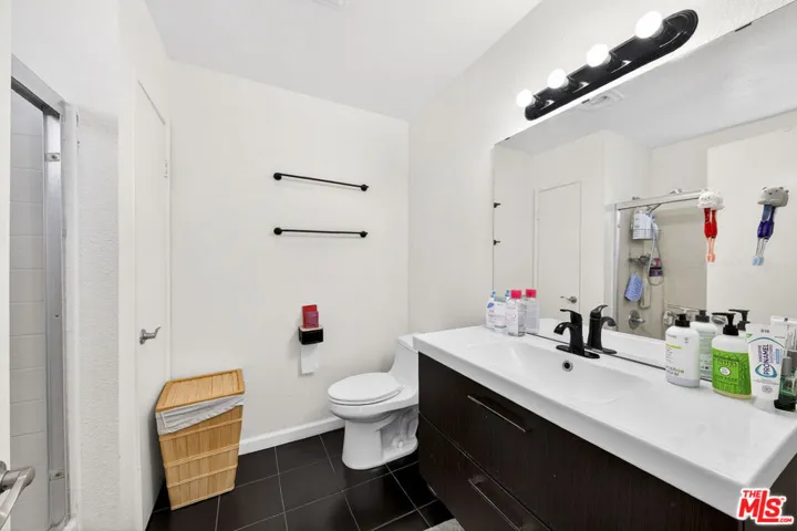 9034 Willis Avenue 14, Los Angeles, California 91402