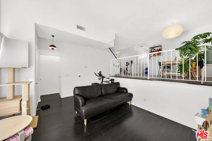 9034 Willis Avenue 14, Los Angeles, California 91402