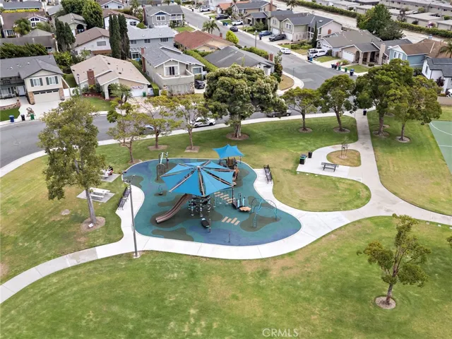 park/playground at the end of the block!
