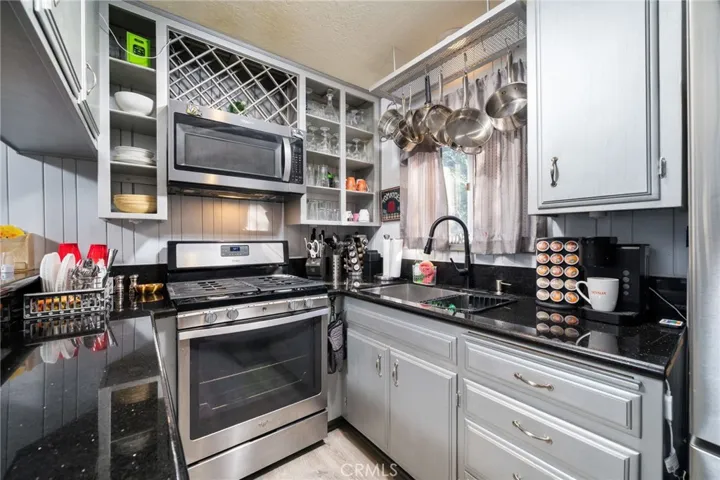 682 Buckingham, Lake Arrowhead, California 92352