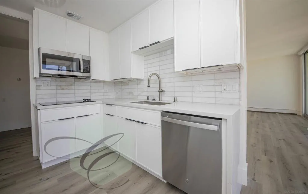 8111 Camino Del Oro