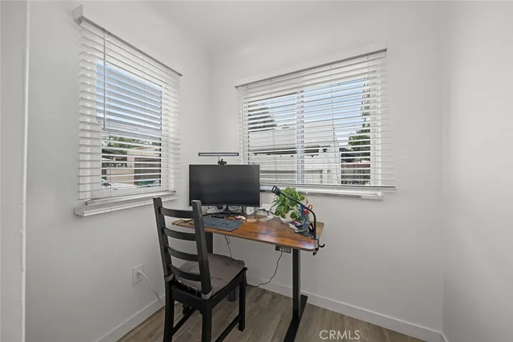 Breakfast nook or office