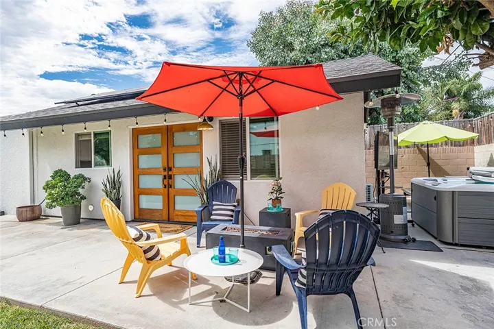 Fire pit and Spa area