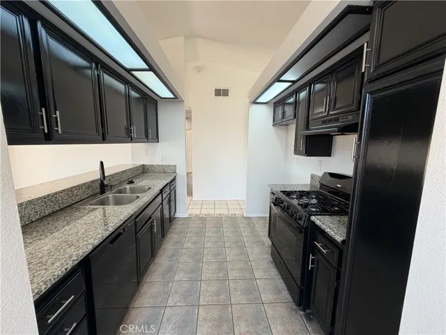 23521 Via Chantilly, Valencia, California 91355