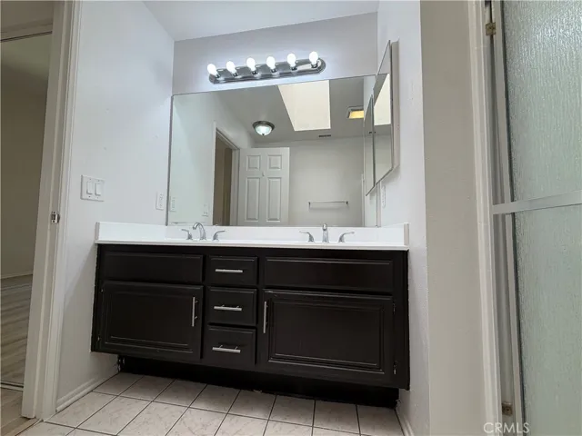 23521 Via Chantilly, Valencia, California 91355