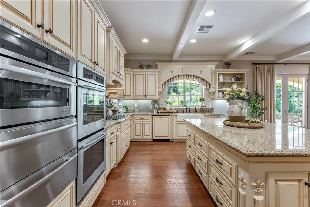 Double Ovens and Double Warming Drawers for Entertaining