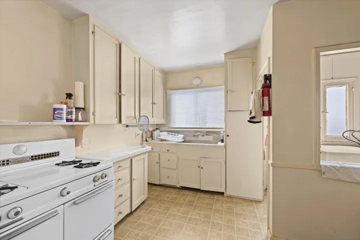3562 Orange Ave, Long Beach, California 90807