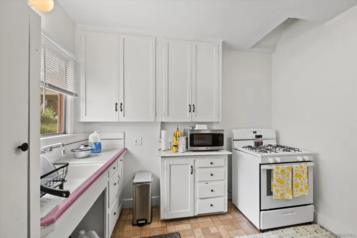 3562 Orange Ave, Long Beach, California 90807