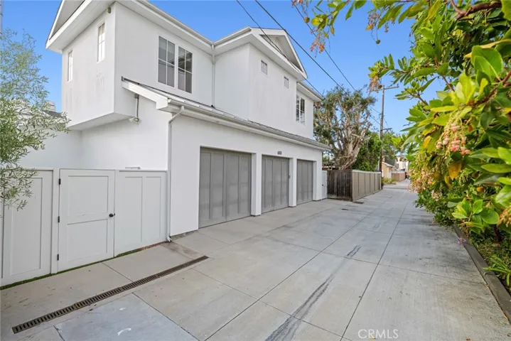 460 Santa Ana Avenue, Newport Beach, California 92663