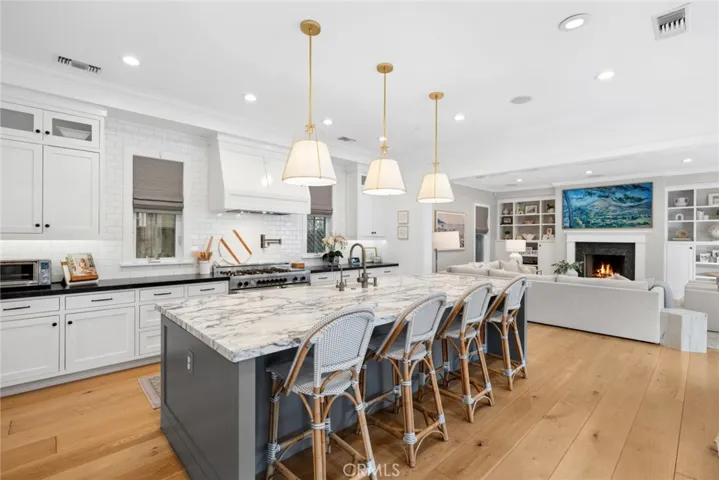 460 Santa Ana Avenue, Newport Beach, California 92663