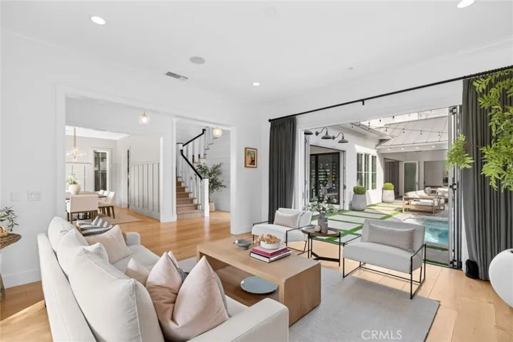 460 Santa Ana Avenue, Newport Beach, California 92663