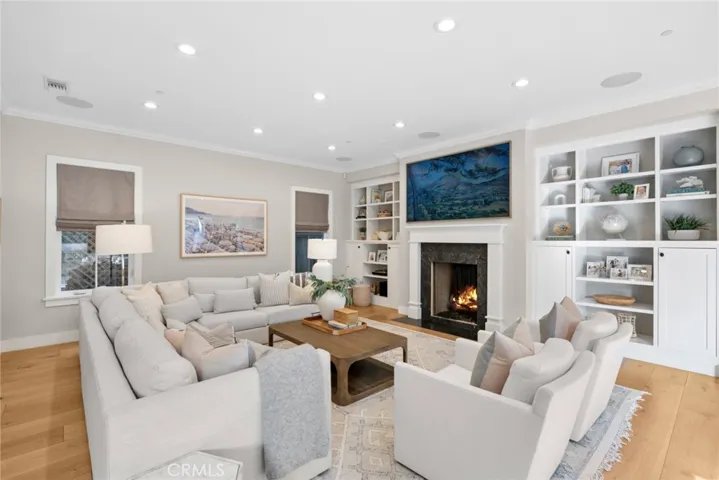 460 Santa Ana Avenue, Newport Beach, California 92663