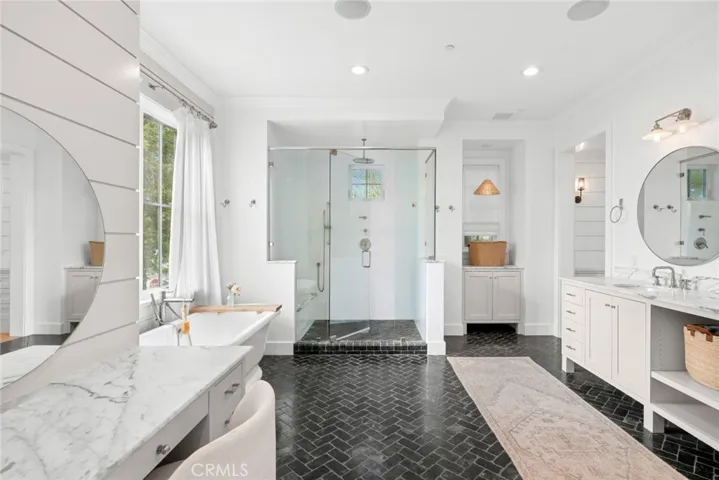 460 Santa Ana Avenue, Newport Beach, California 92663