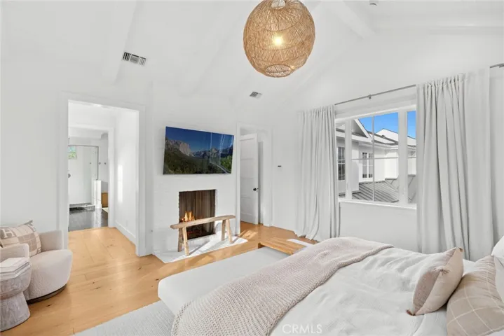 460 Santa Ana Avenue, Newport Beach, California 92663