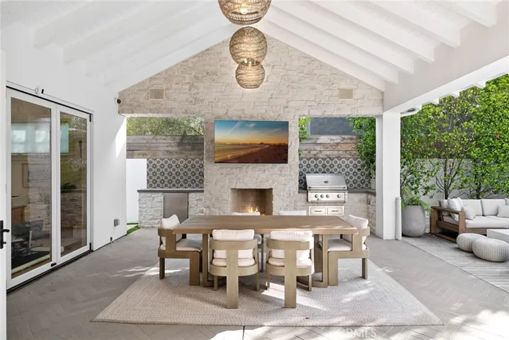 460 Santa Ana Avenue, Newport Beach, California 92663