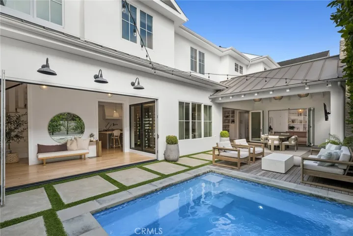 460 Santa Ana Avenue, Newport Beach, California 92663