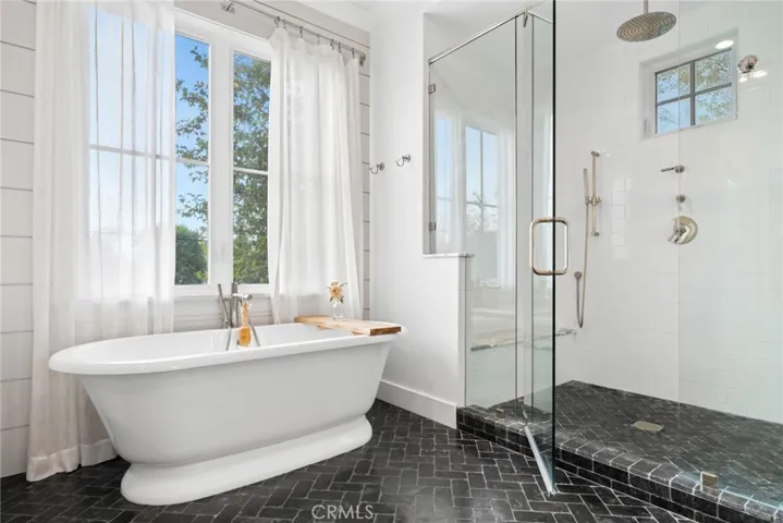 460 Santa Ana Avenue, Newport Beach, California 92663