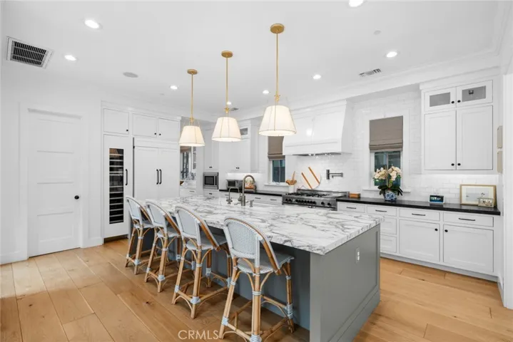 460 Santa Ana Avenue, Newport Beach, California 92663
