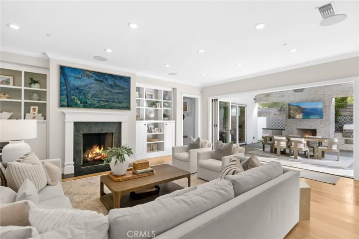 460 Santa Ana Avenue, Newport Beach, California 92663