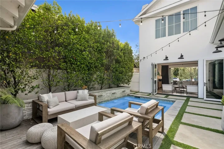 460 Santa Ana Avenue, Newport Beach, California 92663