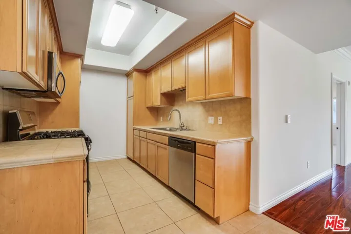 3328 Oakhurst Avenue 110, Los Angeles, California 90034