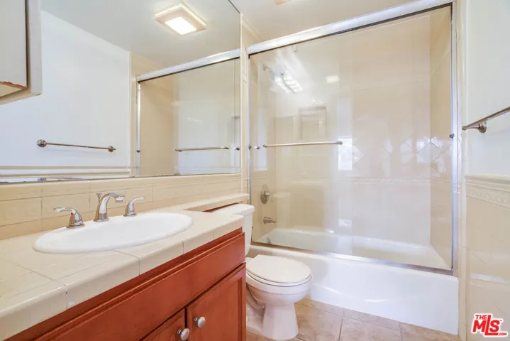 3328 Oakhurst Avenue 110, Los Angeles, California 90034