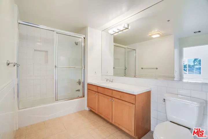 3328 Oakhurst Avenue 110, Los Angeles, California 90034