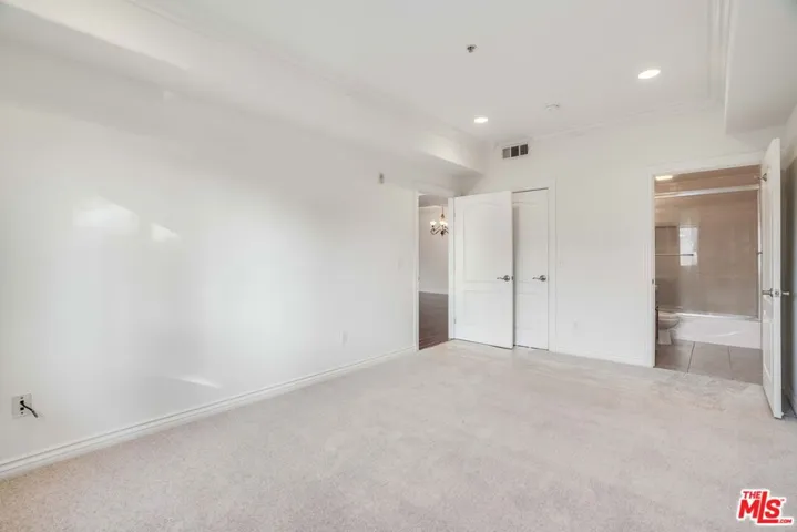 3328 Oakhurst Avenue 110, Los Angeles, California 90034