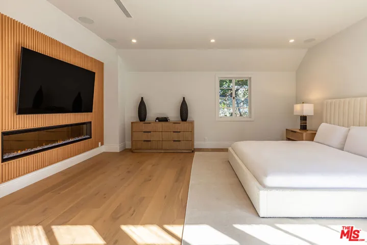 702 N Beverly Drive, Beverly Hills, California 90210