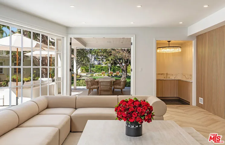 702 N Beverly Drive, Beverly Hills, California 90210