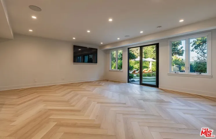 702 N Beverly Drive, Beverly Hills, California 90210