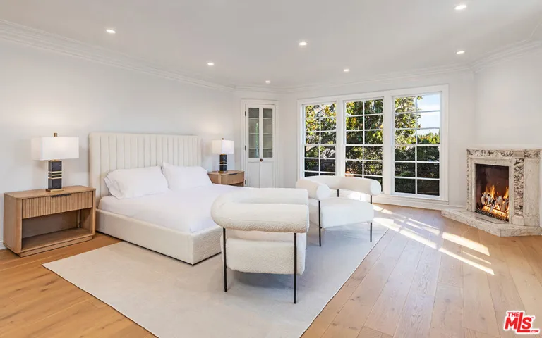 702 N Beverly Drive, Beverly Hills, California 90210