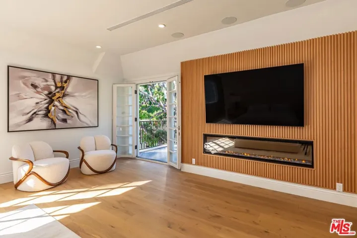 702 N Beverly Drive, Beverly Hills, California 90210
