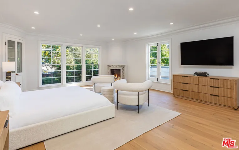 702 N Beverly Drive, Beverly Hills, California 90210