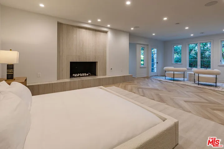 702 N Beverly Drive, Beverly Hills, California 90210