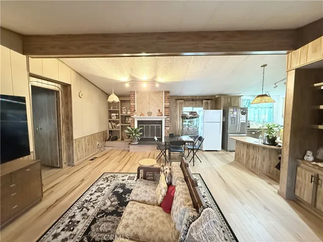 1456 Philadelphia 427, Ontario, California 91761